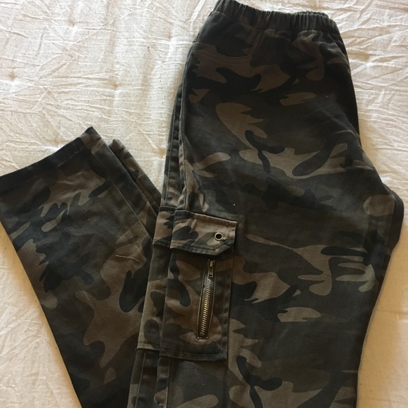 Unbranded army pants - Picture 2 of 3